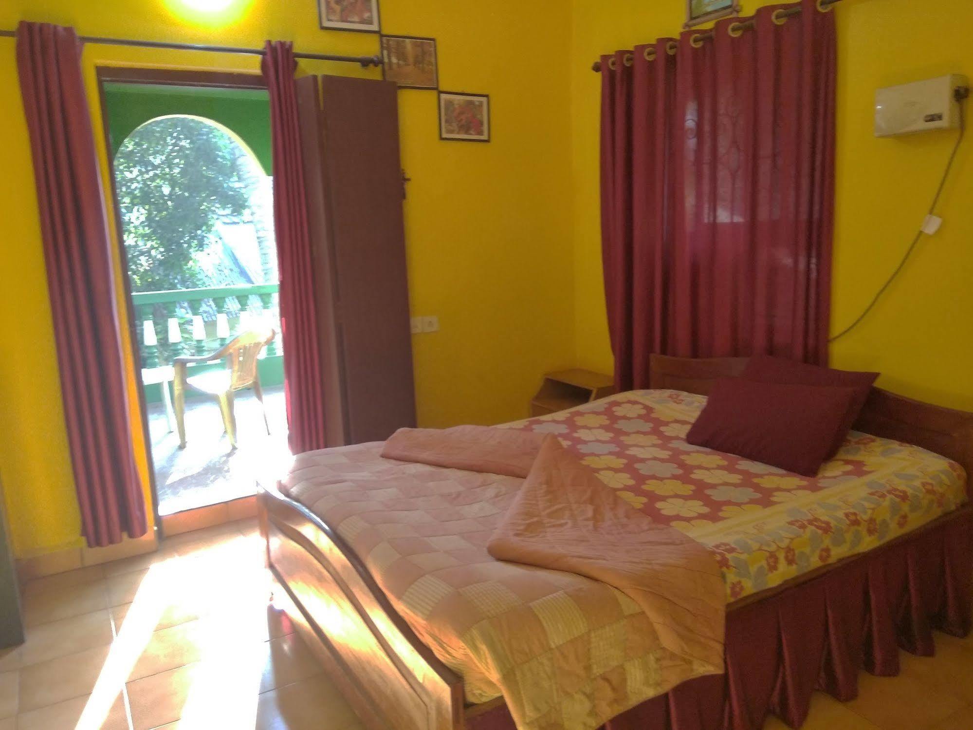 Jes Guest House Majorda Esterno foto