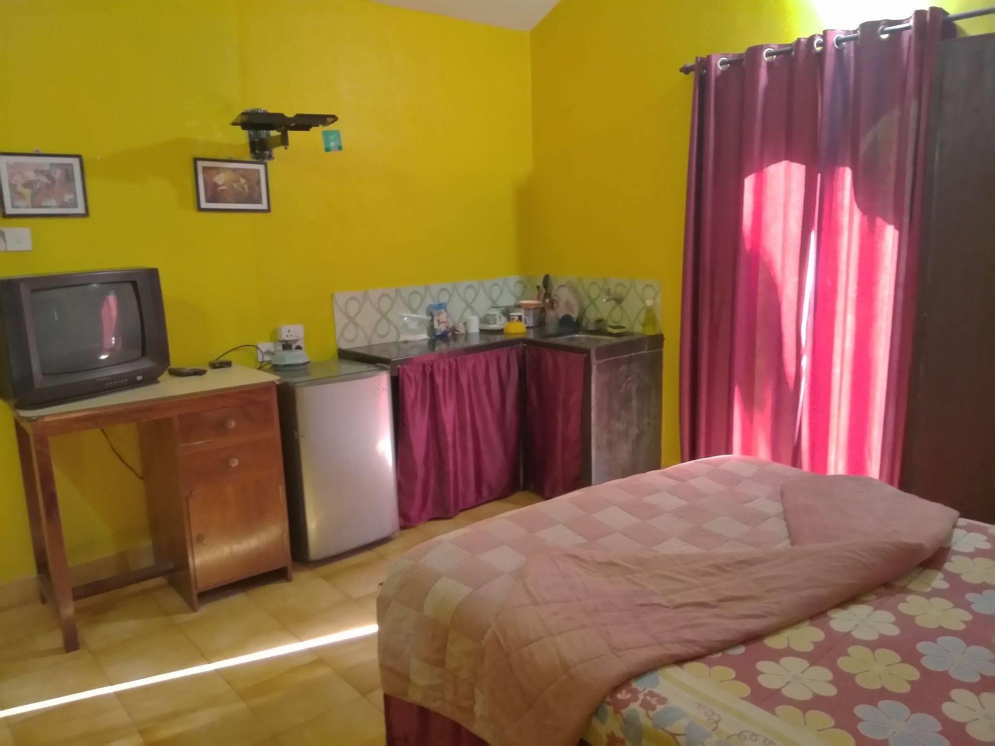 Jes Guest House Majorda Esterno foto
